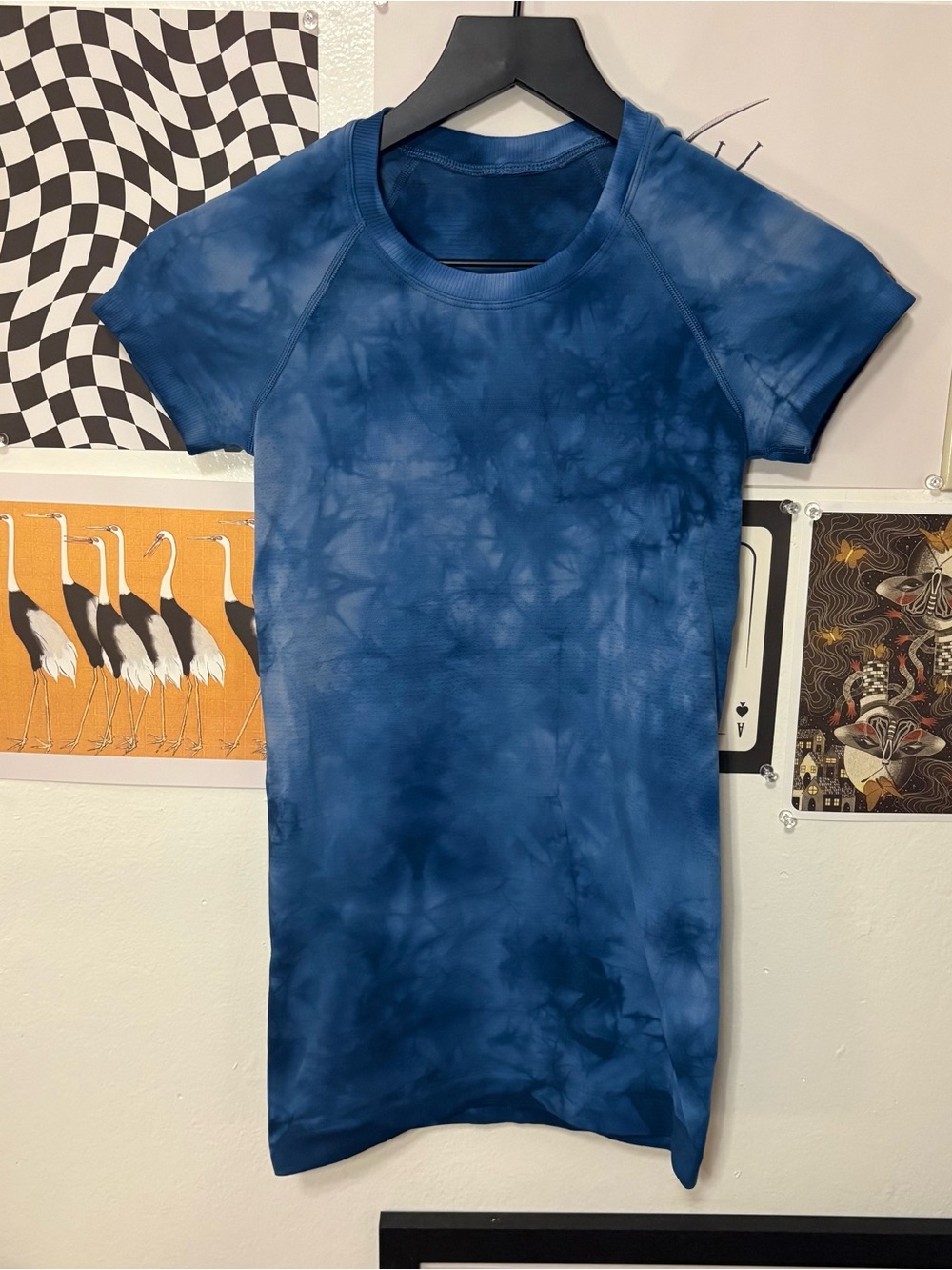 Lululemon Blue Tie Dye Cloud Wash Fitted Athletic Yoga Top XS Size 4